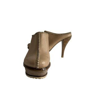 Lisa for Donald J Pliner Beige Leather Platform Mules • High 4.25" Heel • Size 6